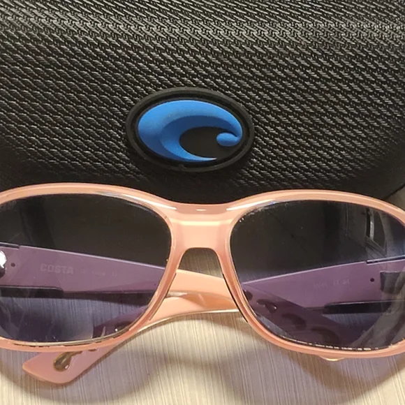 Costa Del Mar Sunglasses - Picture 2 of 8